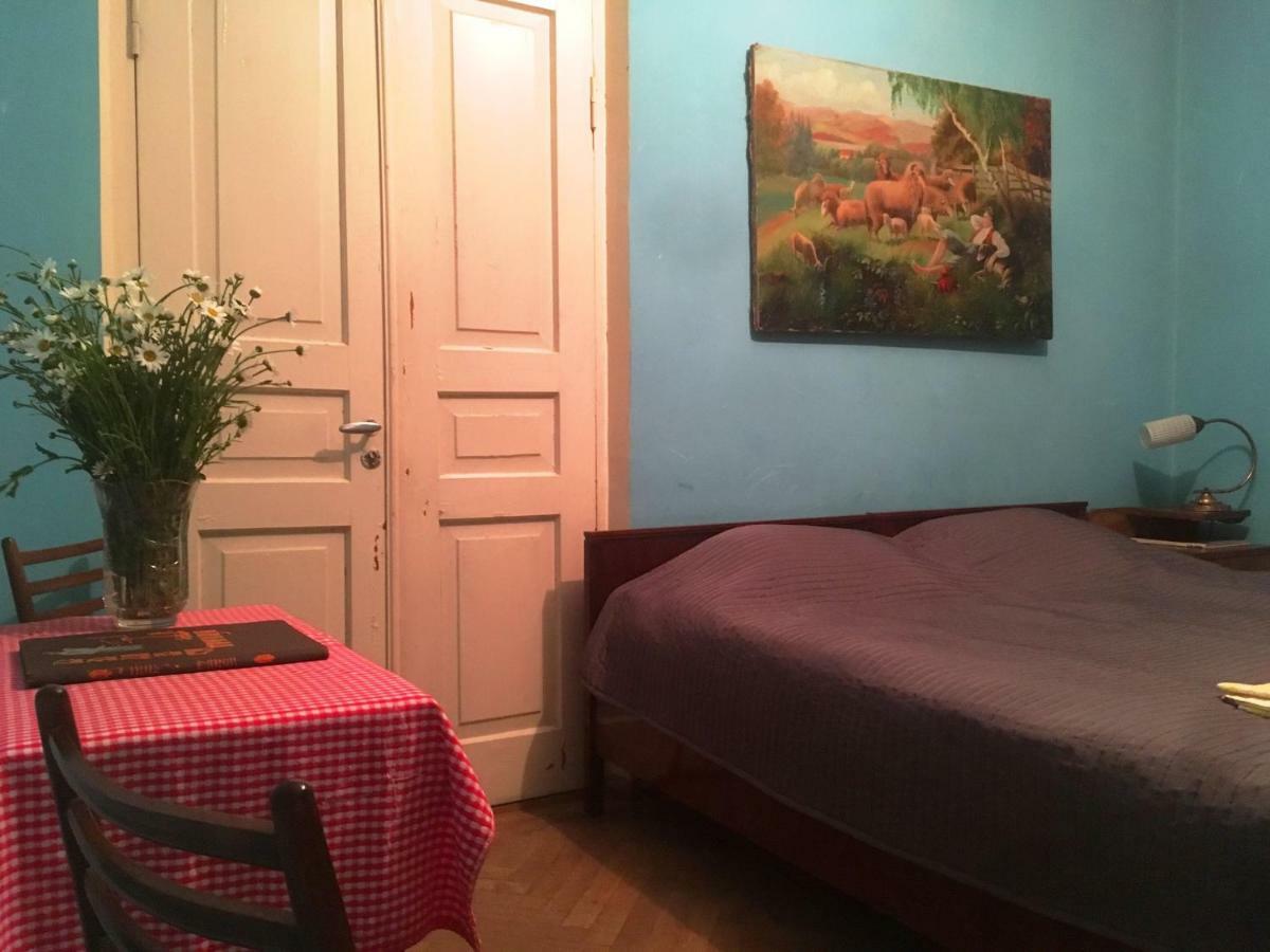 Ambrosador Guest House Ambrolauri Eksteriør bilde