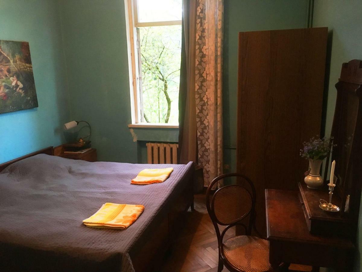 Ambrosador Guest House Ambrolauri Eksteriør bilde